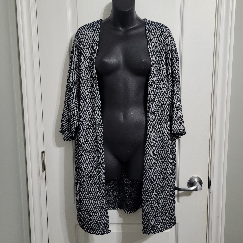 Women's Black and White Geometric Sweater